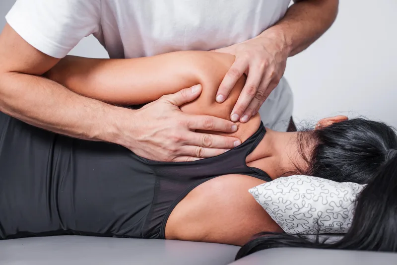 Séance de physiothérapie au cabinet de Thônex